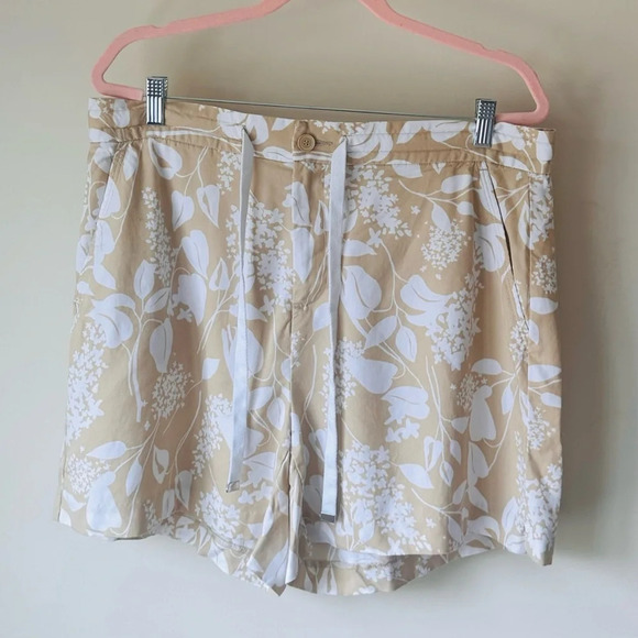 United Colors of Benetton Floral Print Shorts - Size XL - Picture 3 of 14